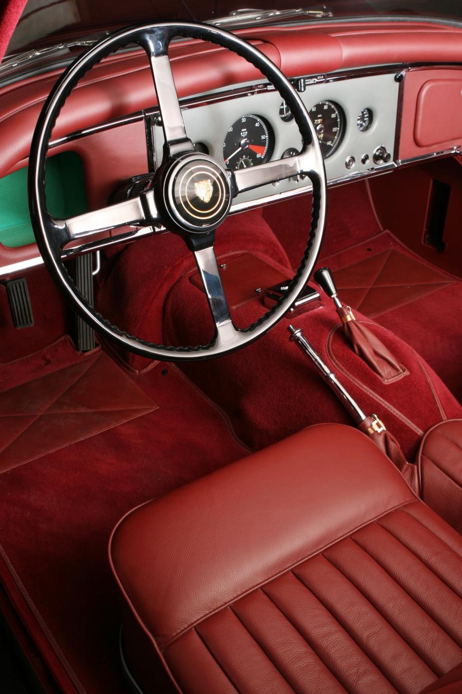  Jaguar XK150 S 3.8 Fixed Head Coupe 1961 года  (фото 6 из 9)